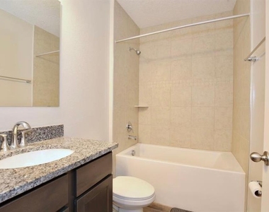 492 Pinecrest Loop - Photo Thumbnail 15
