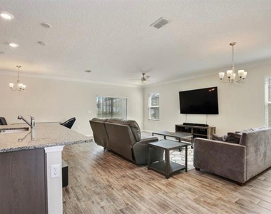 492 Pinecrest Loop - Photo Thumbnail 5