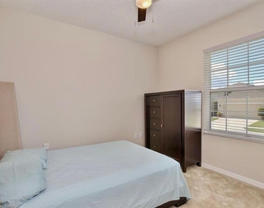 492 Pinecrest Loop - Photo Thumbnail 16