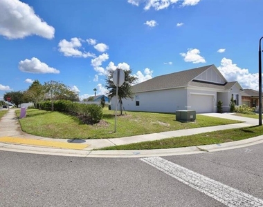 492 Pinecrest Loop - Photo Thumbnail 3