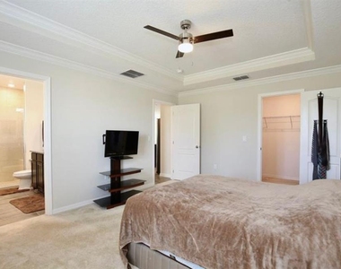 492 Pinecrest Loop - Photo Thumbnail 11