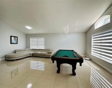 8885 Palisades Beach Avenue - Photo Thumbnail 11