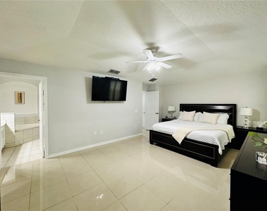 8885 Palisades Beach Avenue - Photo Thumbnail 15