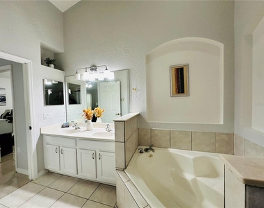 8885 Palisades Beach Avenue - Photo Thumbnail 20
