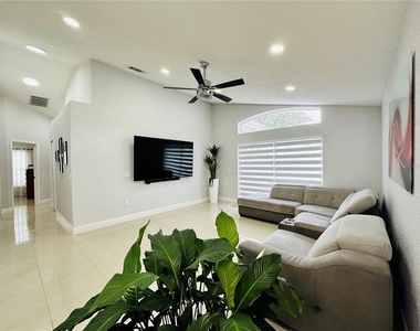8885 Palisades Beach Avenue - Photo Thumbnail 7