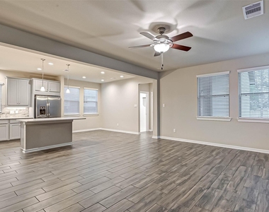 115 Sugar Peak Court - Photo Thumbnail 6