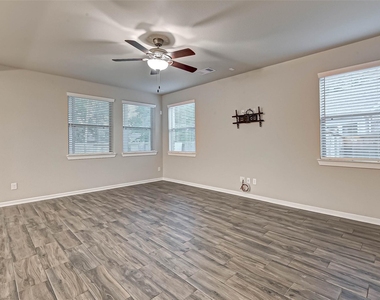 115 Sugar Peak Court - Photo Thumbnail 7