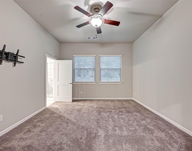 115 Sugar Peak Court - Photo Thumbnail 15
