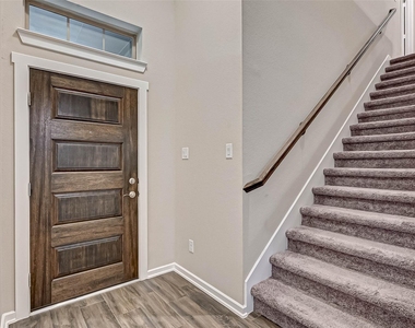 115 Sugar Peak Court - Photo Thumbnail 4