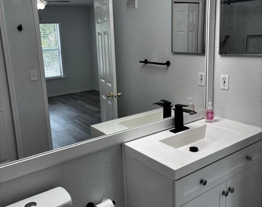 8939 Latrec Avenue - Photo Thumbnail 9