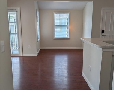 611 Campus Street - Photo Thumbnail 14