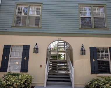 611 Campus Street - Photo Thumbnail 20