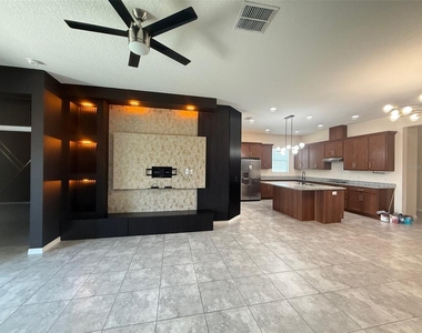 2074 Brillante Drive - Photo Thumbnail 7