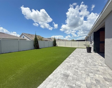 2074 Brillante Drive - Photo Thumbnail 18
