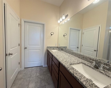 2074 Brillante Drive - Photo Thumbnail 10