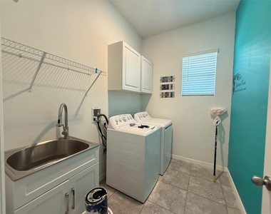 2074 Brillante Drive - Photo Thumbnail 15