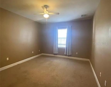 1301 Eastern Pecan Place - Photo Thumbnail 10