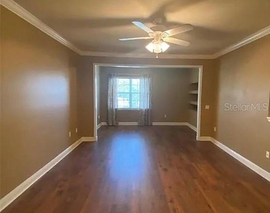 1301 Eastern Pecan Place - Photo Thumbnail 4