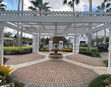1301 Eastern Pecan Place - Photo Thumbnail 16