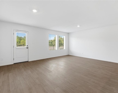 1225 Orion Street - Photo Thumbnail 3