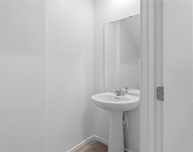 1225 Orion Street - Photo Thumbnail 6