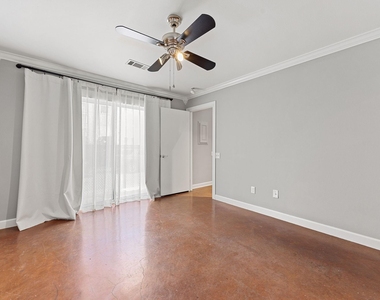 913 Robin Street - Photo Thumbnail 19