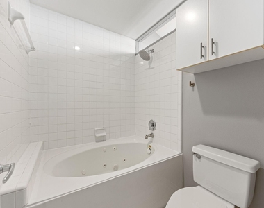 913 Robin Street - Photo Thumbnail 16