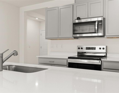 1078 Clay Boulevard - Photo Thumbnail 26