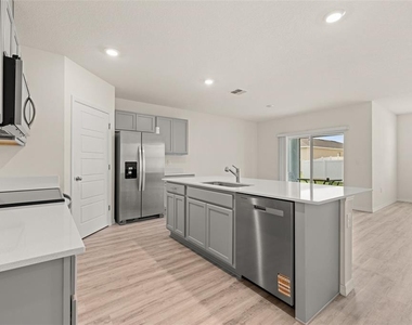 1078 Clay Boulevard - Photo Thumbnail 21