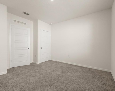 1078 Clay Boulevard - Photo Thumbnail 19
