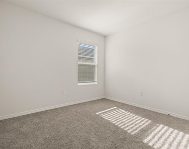 1078 Clay Boulevard - Photo Thumbnail 12