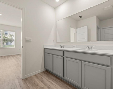 1078 Clay Boulevard - Photo Thumbnail 42