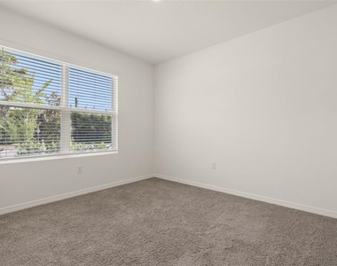 1078 Clay Boulevard - Photo Thumbnail 8