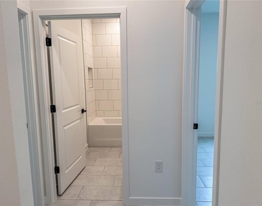 4521 Nw 37th Street Road - Photo Thumbnail 3