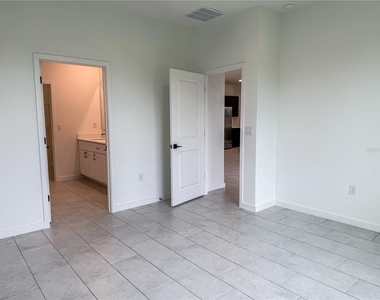 4521 Nw 37th Street Road - Photo Thumbnail 16