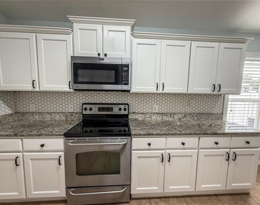 3786 Sw 100th Street - Photo Thumbnail 7