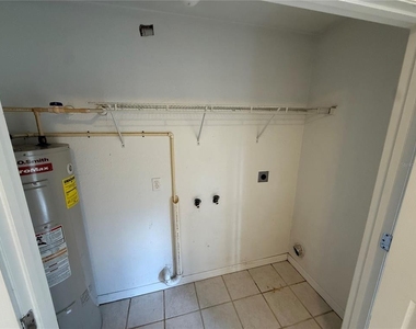 9515 Sw 31st Court - Photo Thumbnail 6