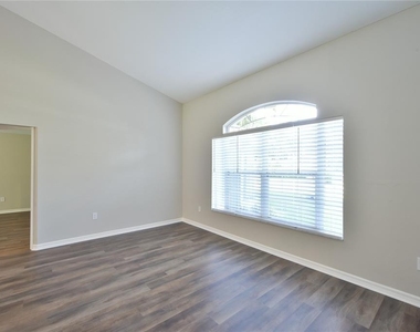 3909 Se 8th Street - Photo Thumbnail 7