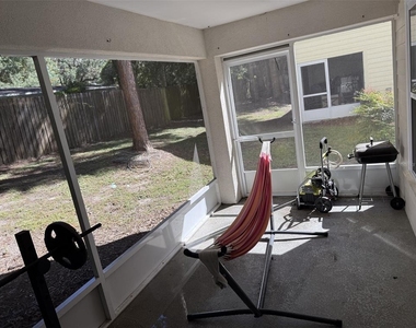 4639 Sw 48th Drive - Photo Thumbnail 5