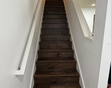 4639 Sw 48th Drive - Photo Thumbnail 6