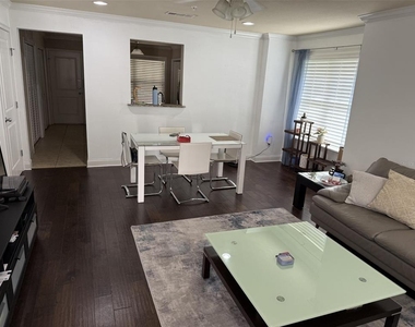 4639 Sw 48th Drive - Photo Thumbnail 2