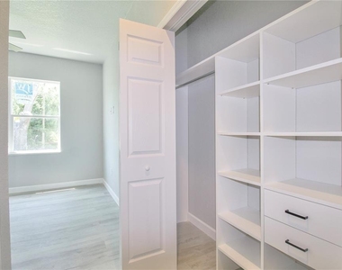 4000 Garienda Avenue - Photo Thumbnail 36