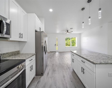 3908 Garienda Avenue - Photo Thumbnail 13
