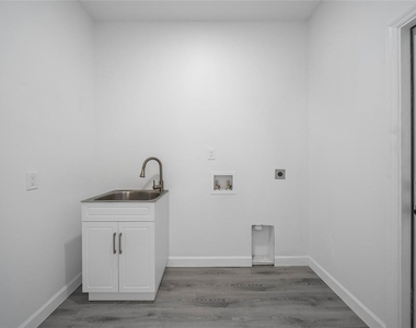 3908 Garienda Avenue - Photo Thumbnail 28