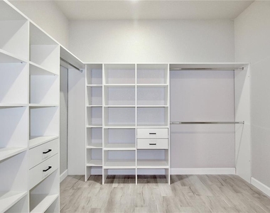 3908 Garienda Avenue - Photo Thumbnail 18