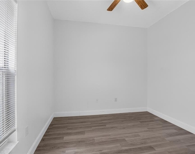 121 Aurelia Court - Photo Thumbnail 27