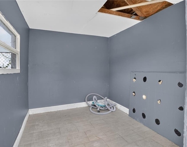 121 Aurelia Court - Photo Thumbnail 32