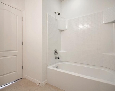 3521 Seneca Club Loop - Photo Thumbnail 15