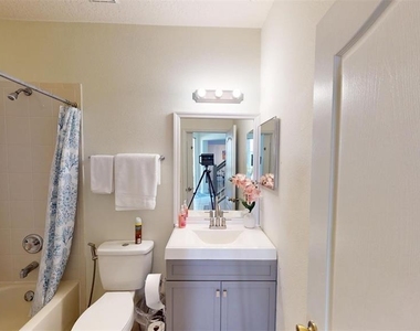 3044 Camino Real Drive S - Photo Thumbnail 19