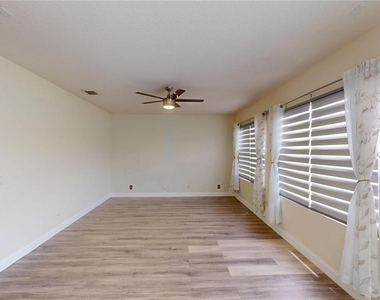 3044 Camino Real Drive S - Photo Thumbnail 7